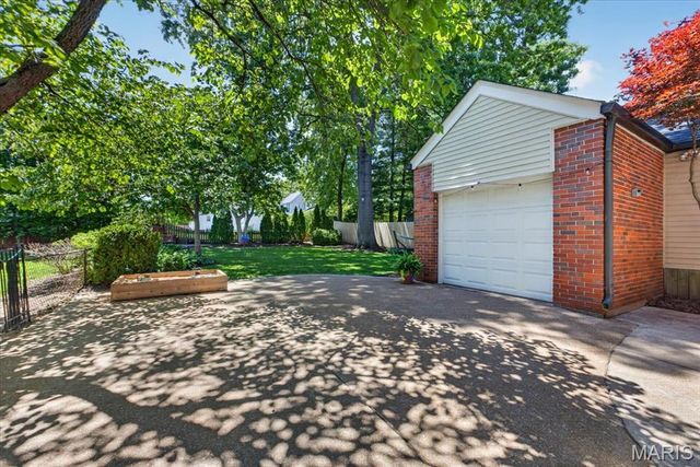 920 Chelsea Avenue, Glendale, MO 63122