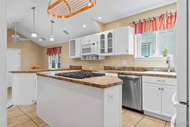 920 Chelsea Avenue, Glendale, MO 63122