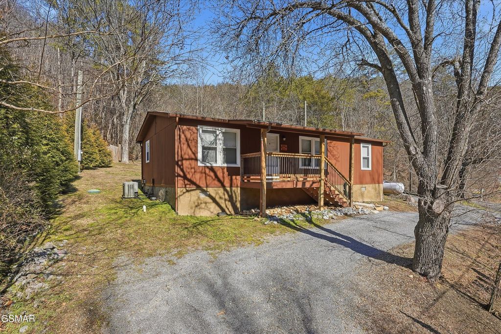 3465 Lost Branch Road, Sevierville, TN 37862