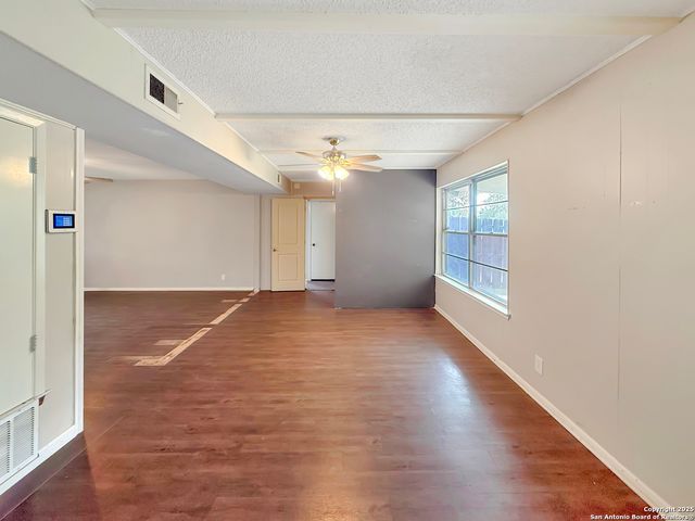 6530 Robin FRST, San Antonio, TX 78239