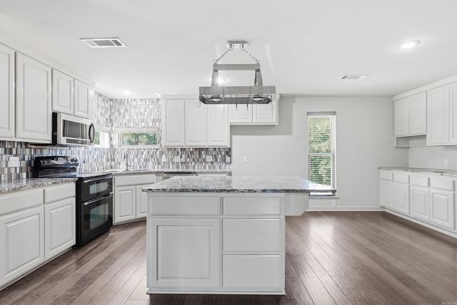 37 W Cadron Ridge Road, Greenbrier, AR 72058