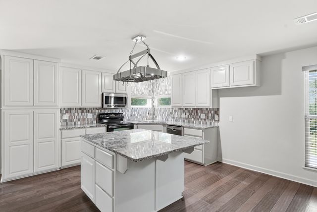 37 W Cadron Ridge Road, Greenbrier, AR 72058