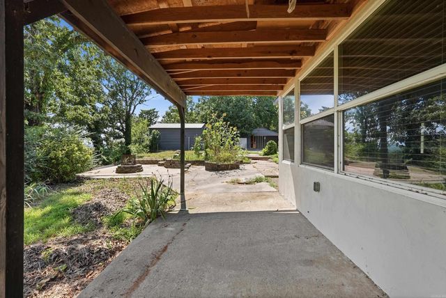 37 W Cadron Ridge Road, Greenbrier, AR 72058