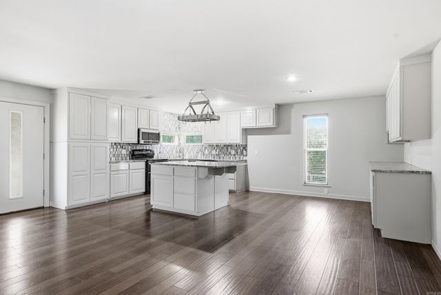 37 W Cadron Ridge Road, Greenbrier, AR 72058