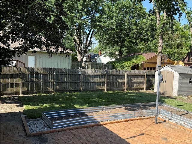 600 N Park Drive, Belton, MO 64012