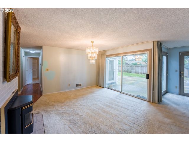 13039 Ne SCHUYLER St, Portland, OR 97230