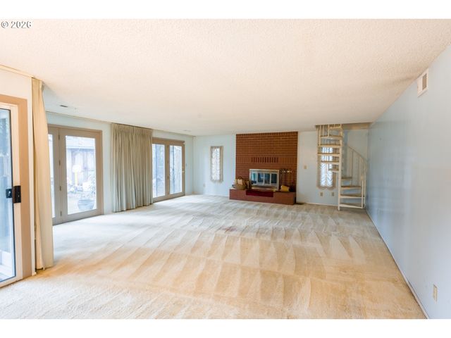 13039 Ne SCHUYLER St, Portland, OR 97230