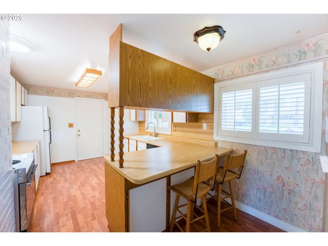 13039 Ne SCHUYLER St, Portland, OR 97230