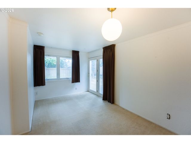 13039 Ne SCHUYLER St, Portland, OR 97230