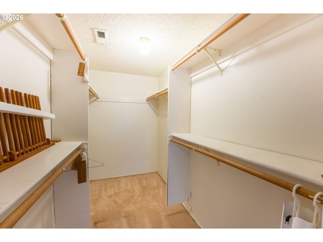 13039 Ne SCHUYLER St, Portland, OR 97230