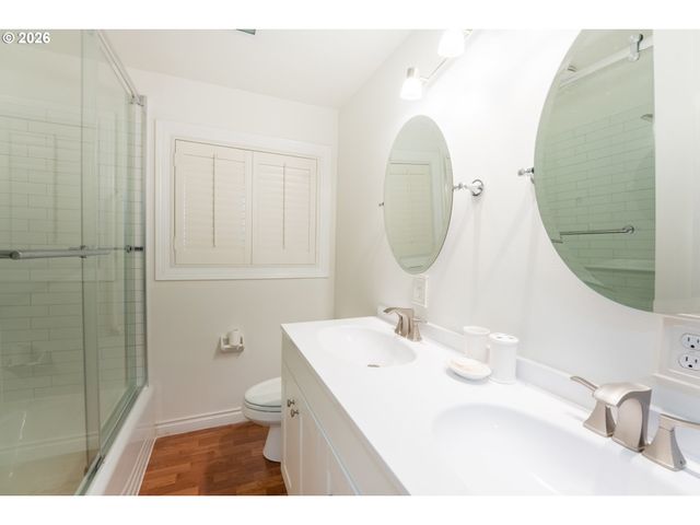 13039 Ne SCHUYLER St, Portland, OR 97230