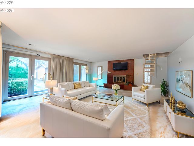 13039 Ne SCHUYLER St, Portland, OR 97230