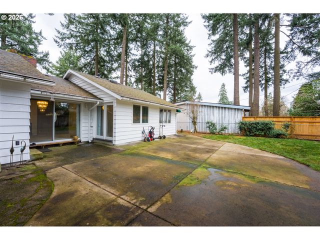 13039 Ne SCHUYLER St, Portland, OR 97230