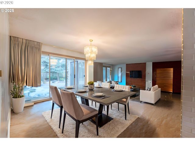 13039 Ne SCHUYLER St, Portland, OR 97230