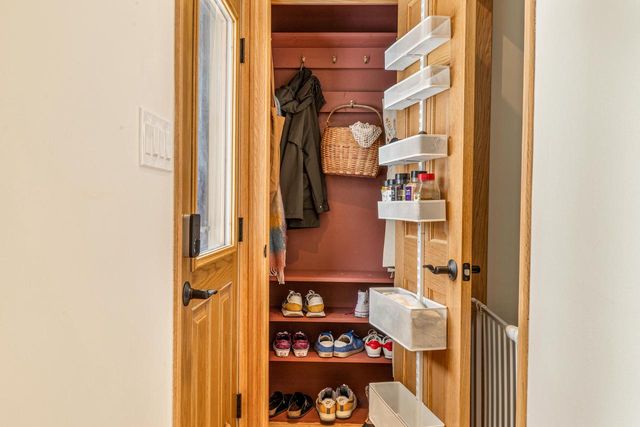 8324 Gridley AVENUE, Wauwatosa, WI 53213