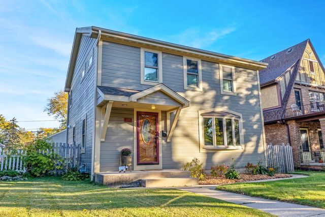 8324 Gridley AVENUE, Wauwatosa, WI 53213