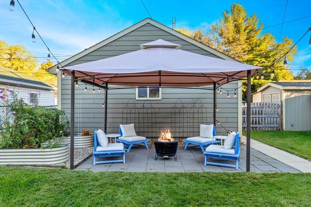 8324 Gridley AVENUE, Wauwatosa, WI 53213