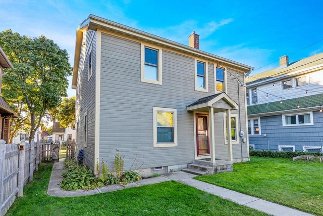 8324 Gridley AVENUE, Wauwatosa, WI 53213