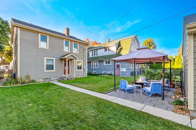 8324 Gridley AVENUE, Wauwatosa, WI 53213