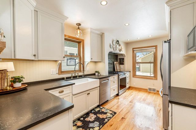 8324 Gridley AVENUE, Wauwatosa, WI 53213