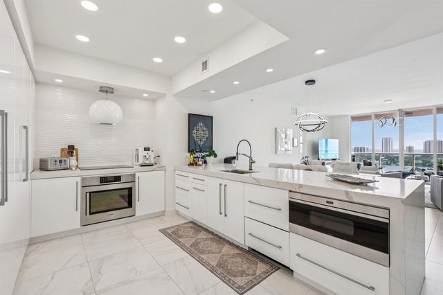 2640 Lake Shore Drive 2008, Riviera Beach, FL 33404