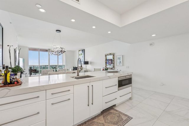 2640 Lake Shore Drive 2008, Riviera Beach, FL 33404