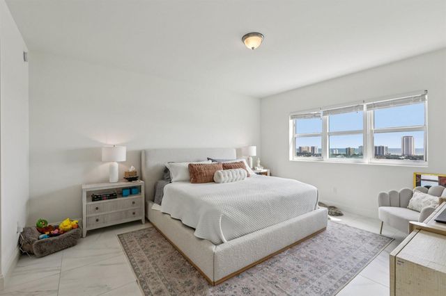 2640 Lake Shore Drive 2008, Riviera Beach, FL 33404