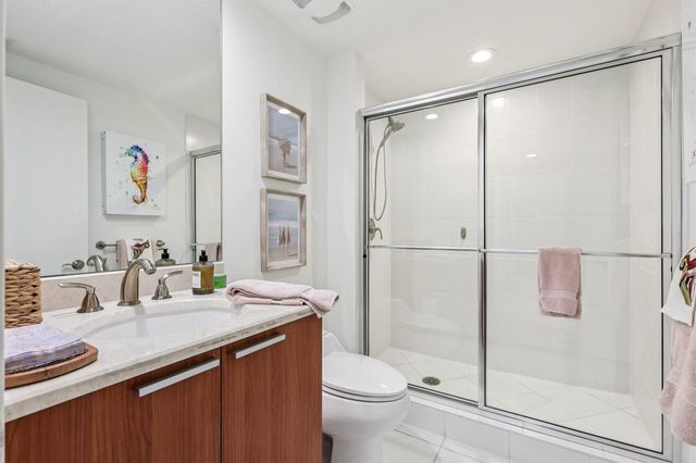 2640 Lake Shore Drive 2008, Riviera Beach, FL 33404