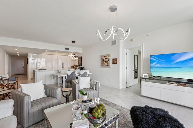 2640 Lake Shore Drive 2008, Riviera Beach, FL 33404
