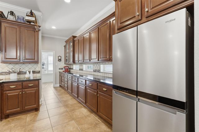 30 Shaded Arbor Drive, Spring, TX 77389