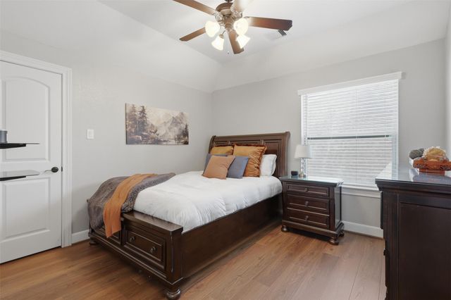 30 Shaded Arbor Drive, Spring, TX 77389