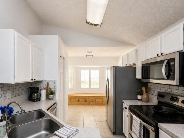 405 Island View Cir, St Augustine, FL 32095