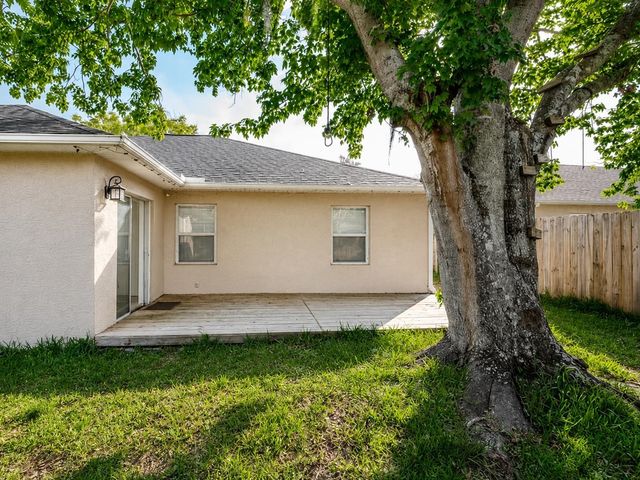 405 Island View Cir, St Augustine, FL 32095