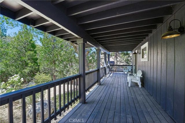 28833 Manitoba Drive, Lake Arrowhead, CA 92352