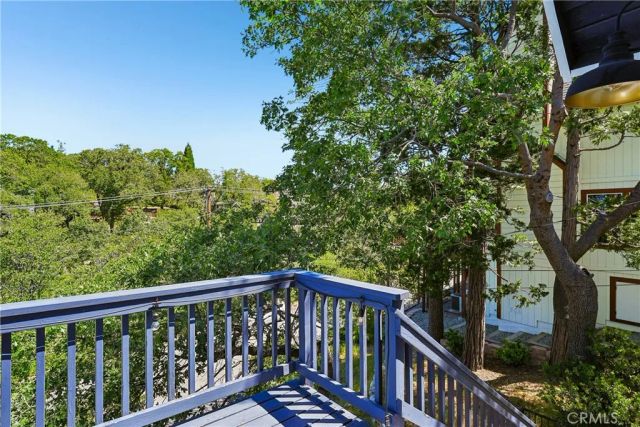 28833 Manitoba Drive, Lake Arrowhead, CA 92352