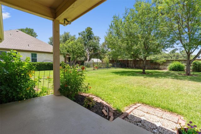 106 Stacey LN, Georgetown, TX 78628