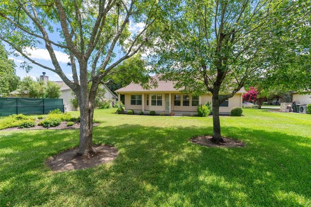 106 Stacey LN, Georgetown, TX 78628