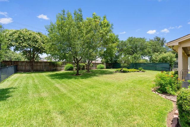 106 Stacey LN, Georgetown, TX 78628