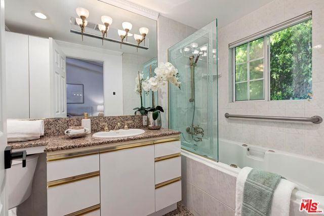 611 9th Street 2, Santa Monica, CA 90402