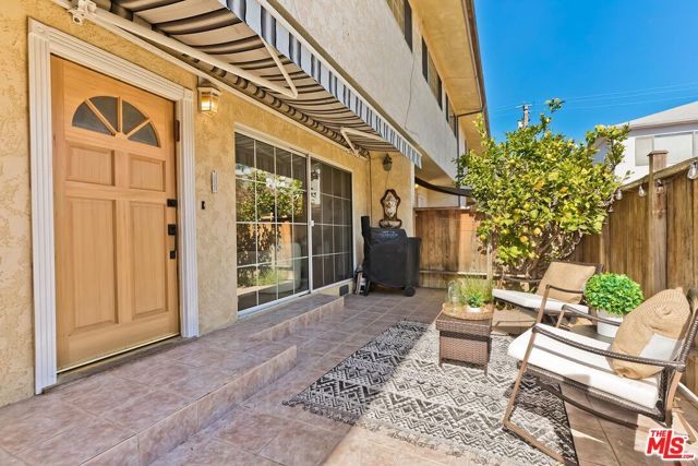 611 9th Street 2, Santa Monica, CA 90402