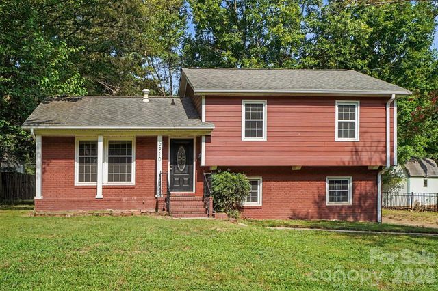 6910 Wrentree Drive, Charlotte, NC 28210