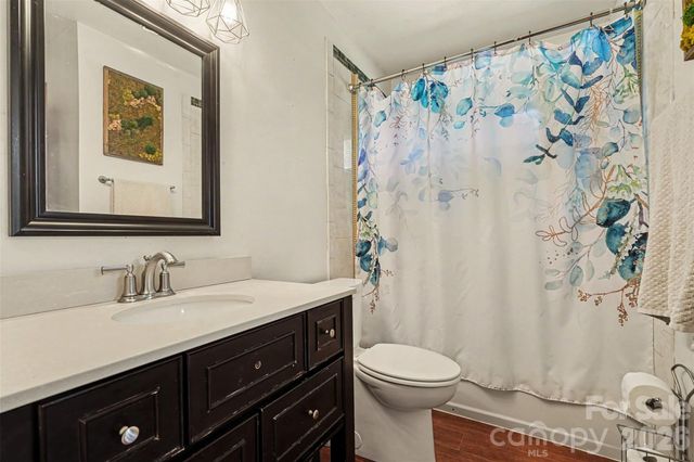 6910 Wrentree Drive, Charlotte, NC 28210