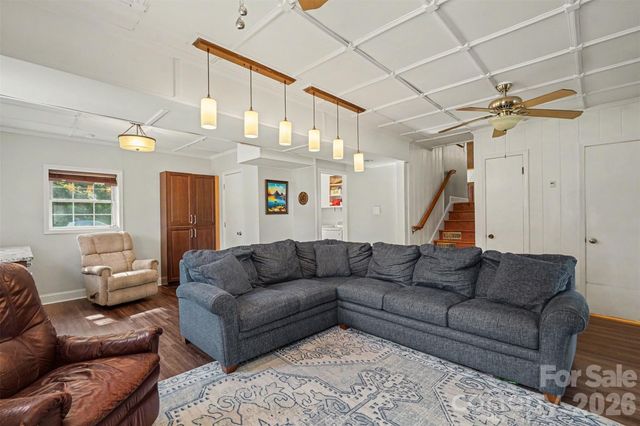6910 Wrentree Drive, Charlotte, NC 28210