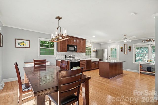 6910 Wrentree Drive, Charlotte, NC 28210