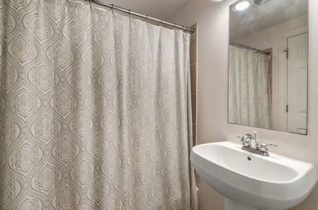43 Jericho Road 43, Weston, MA 02493