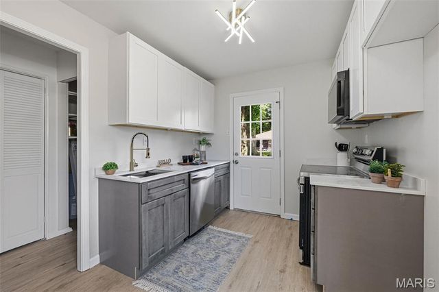 7857 Wanda Avenue, St Louis, MO 63123