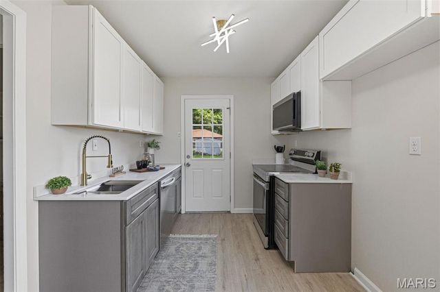 7857 Wanda Avenue, St Louis, MO 63123