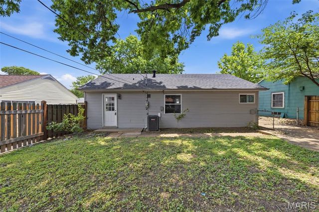 7857 Wanda Avenue, St Louis, MO 63123
