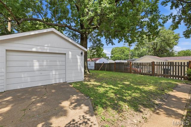 7857 Wanda Avenue, St Louis, MO 63123