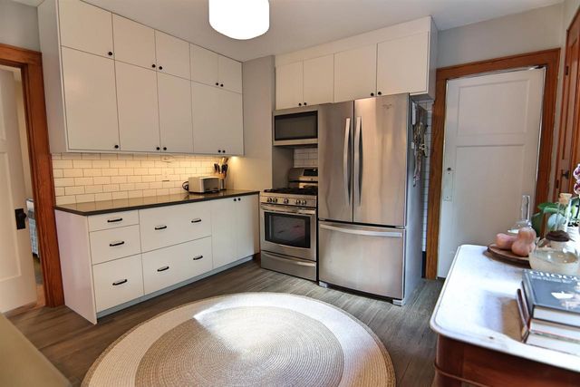 5155 N Elkhart Avenue, Whitefish Bay, WI 53217